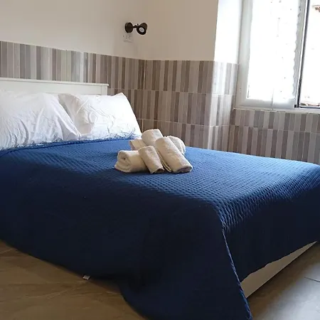 Lägenhetshotell La Dimora Materdei 3*